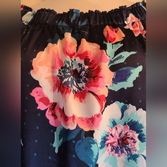 7th Avenue size M navy blue top - Picture 8 of 10